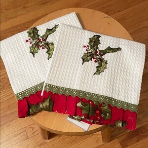 April Cornell Decorative Holiday Towels (set of 2) NWT
